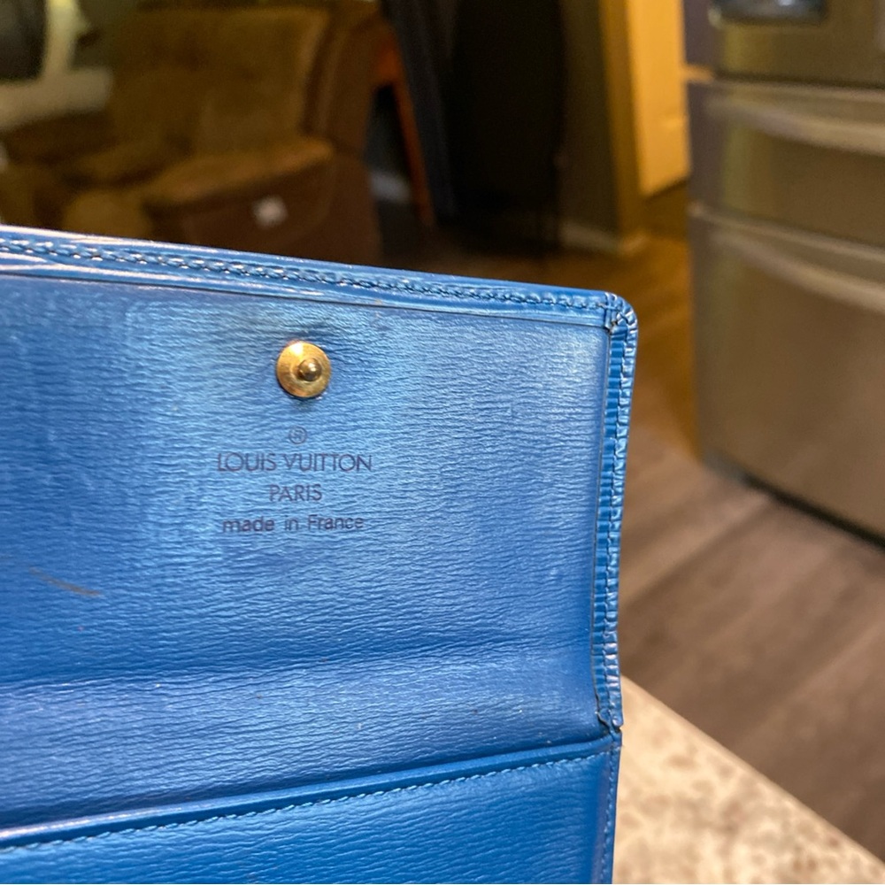 Louis Vuitton women bifold blue wallet monogram made in France good condition - Picture 4 of 9